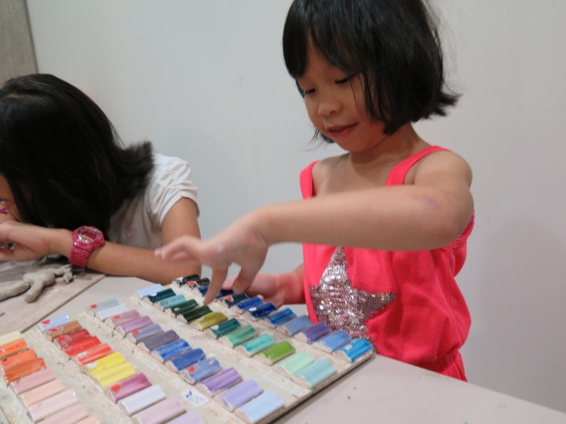 Ceramics choosing colours